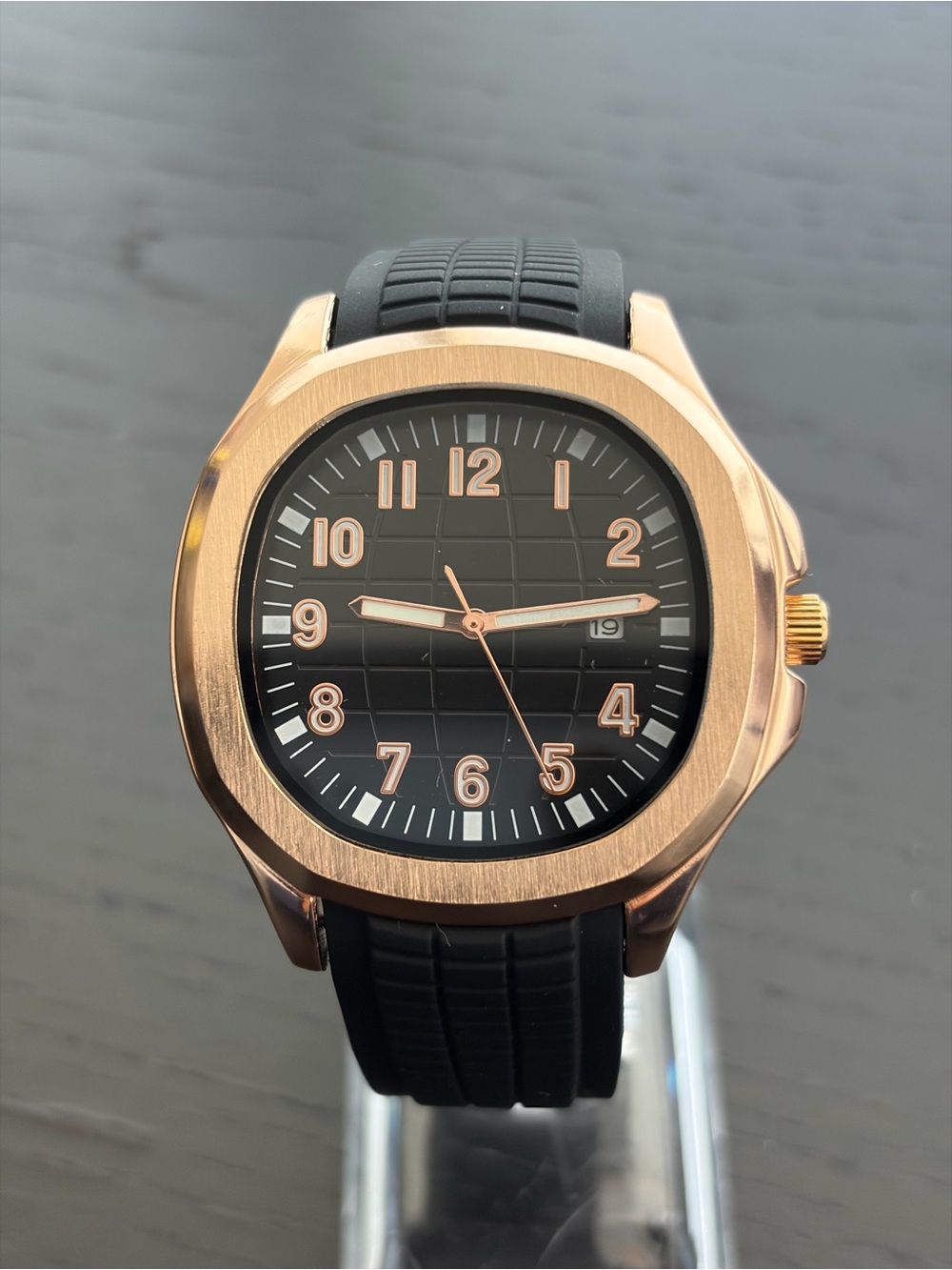 Rose Gold Luxury Sport Watch Black Rubber Strap Aquanaut style